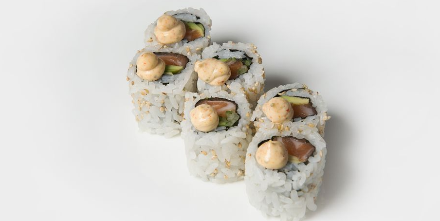 California rolls Salmon spicy